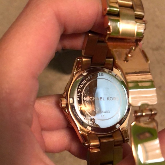 Michael Kors Rose Gold Watch - Picture 3 of 4